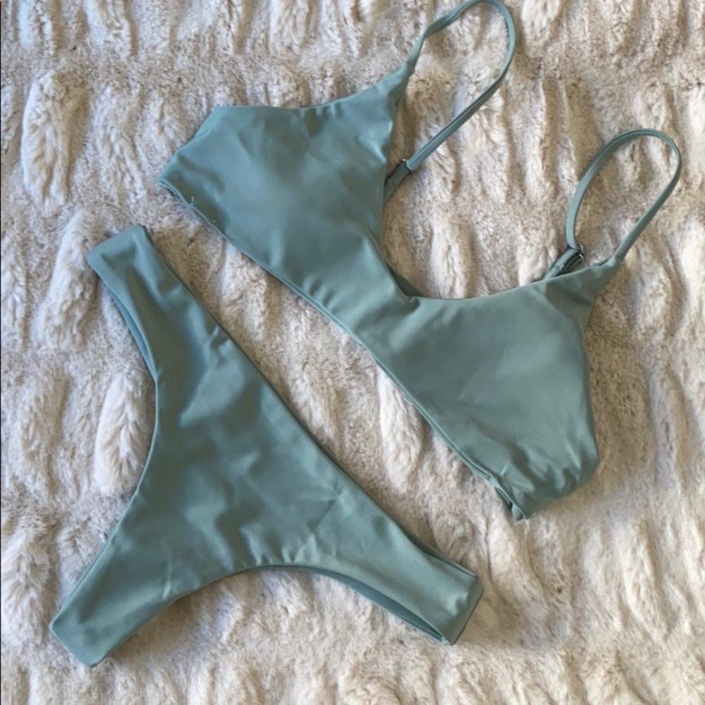 (DONATED) NWOT Green bikini